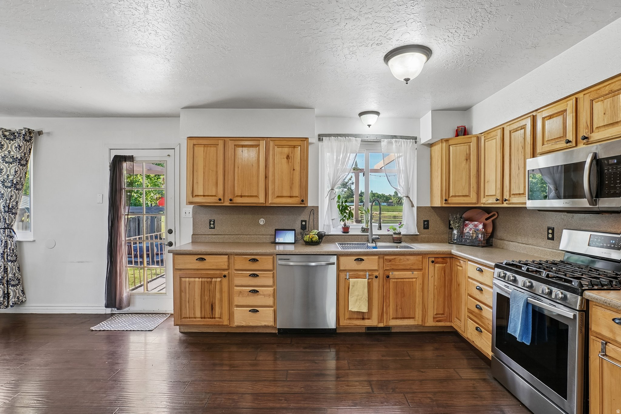 main property photo 12