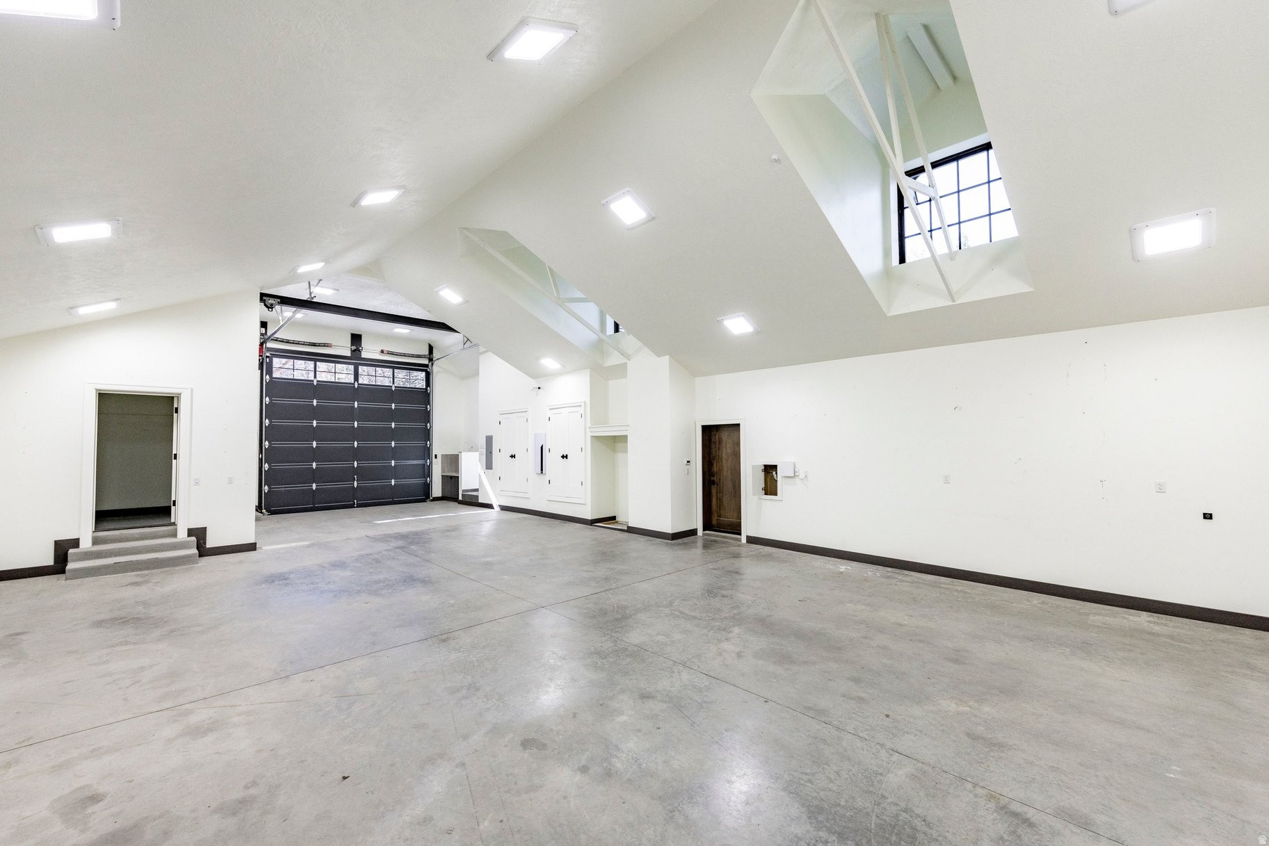 main property photo 80