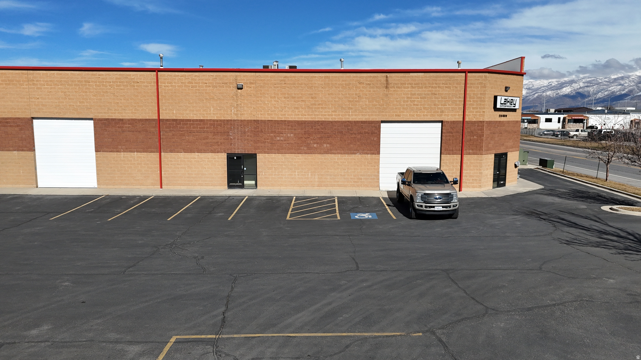 main property photo 2