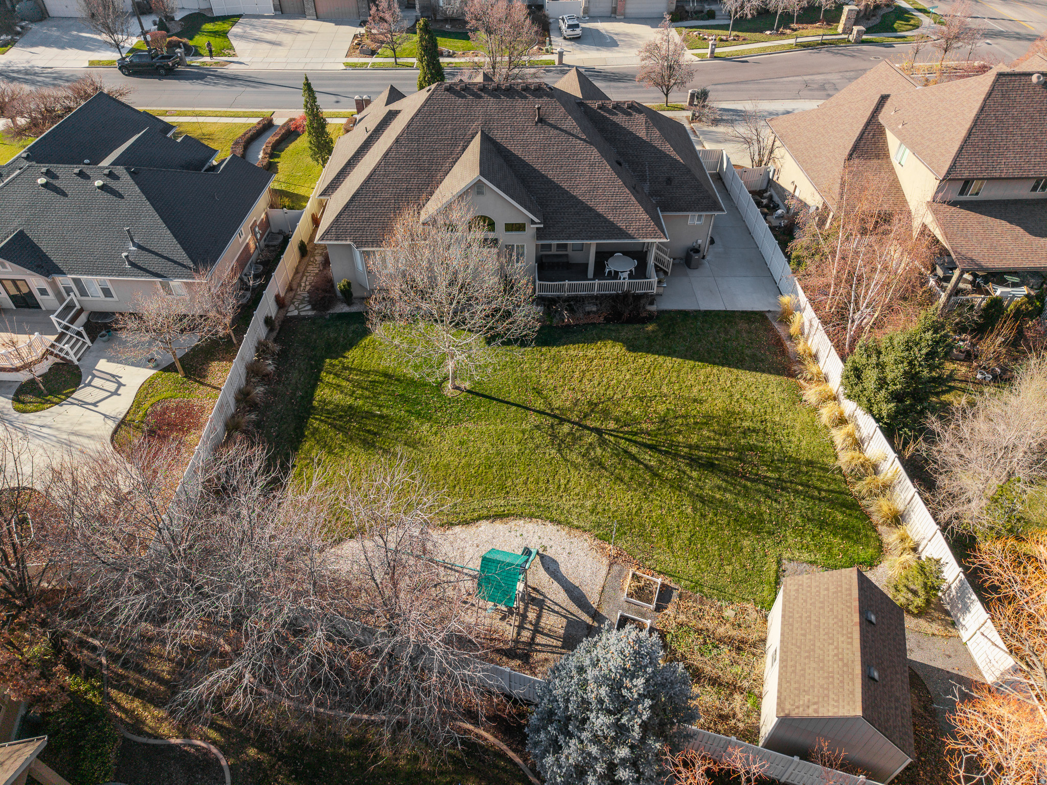 main property photo 40