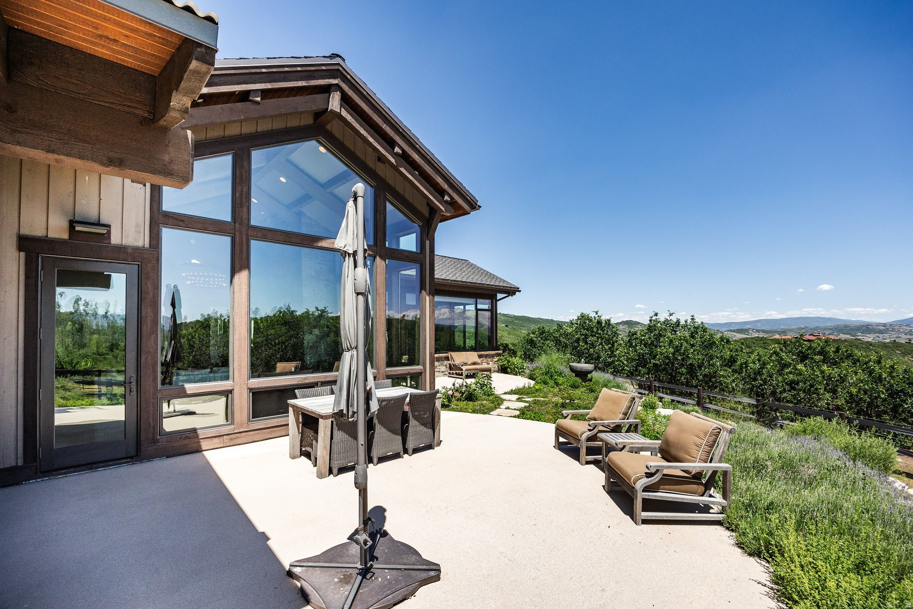 main property photo 81