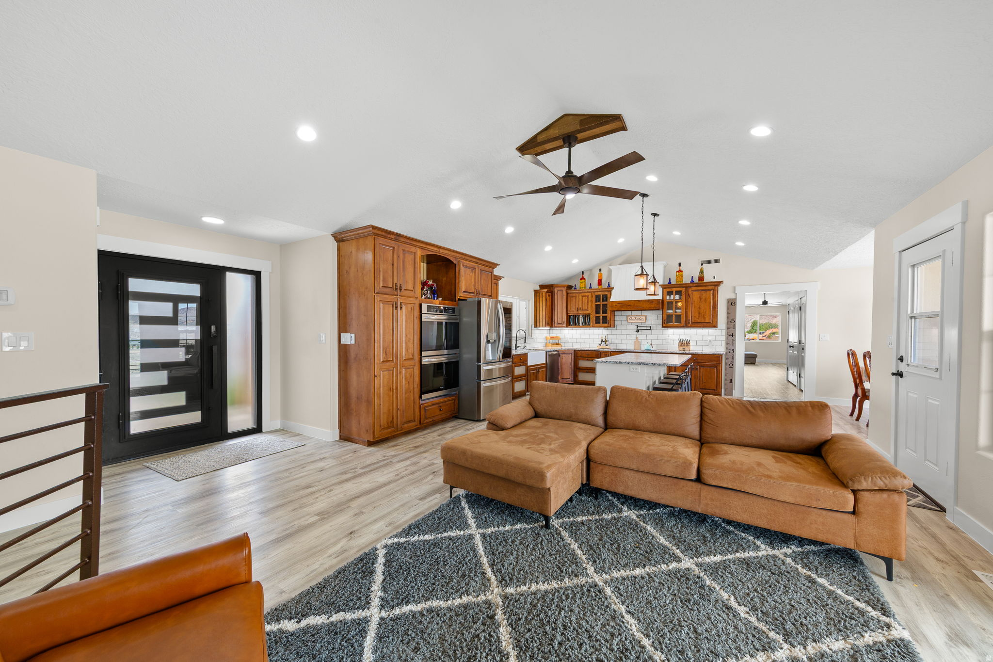 main property photo 17