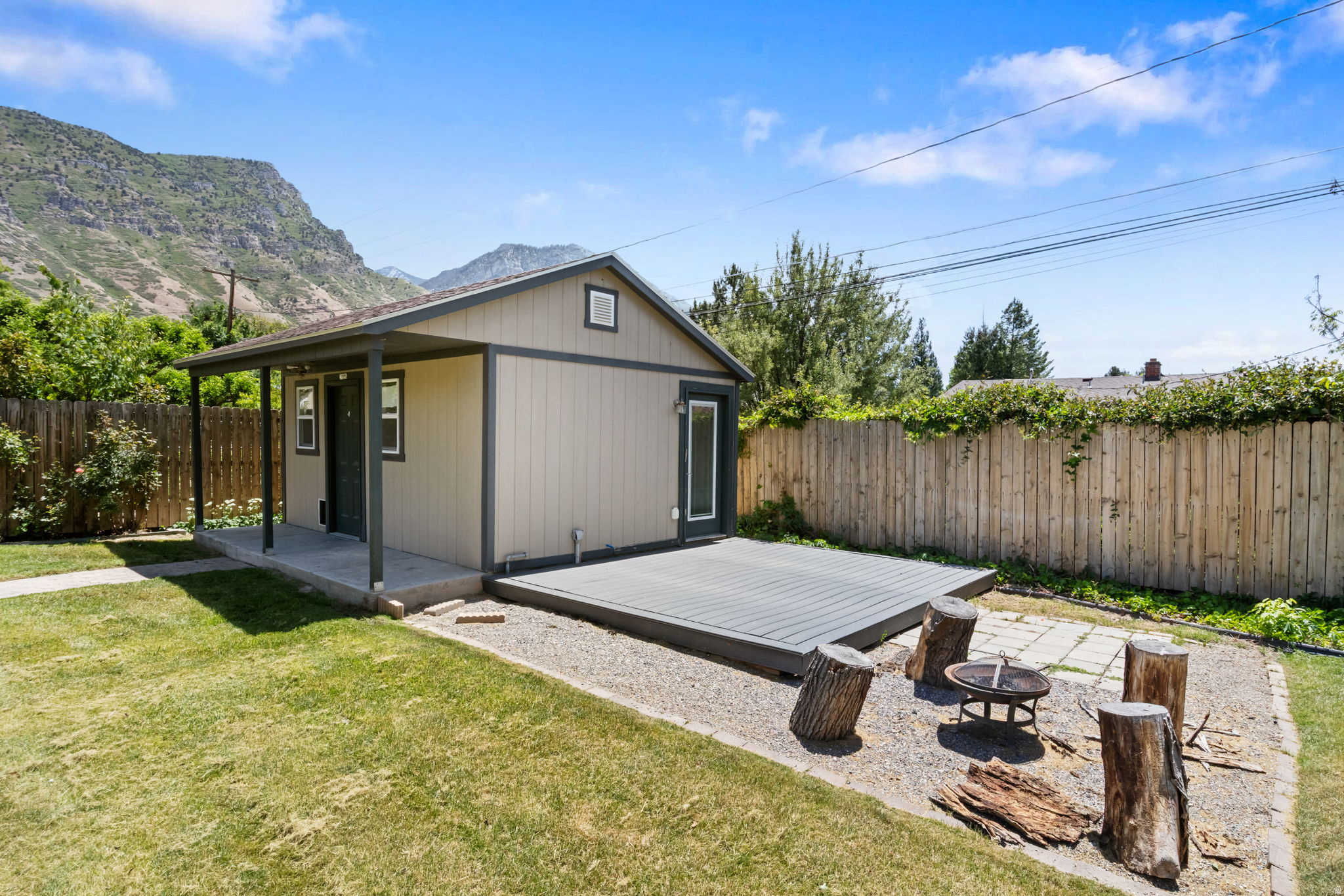 main property photo 40