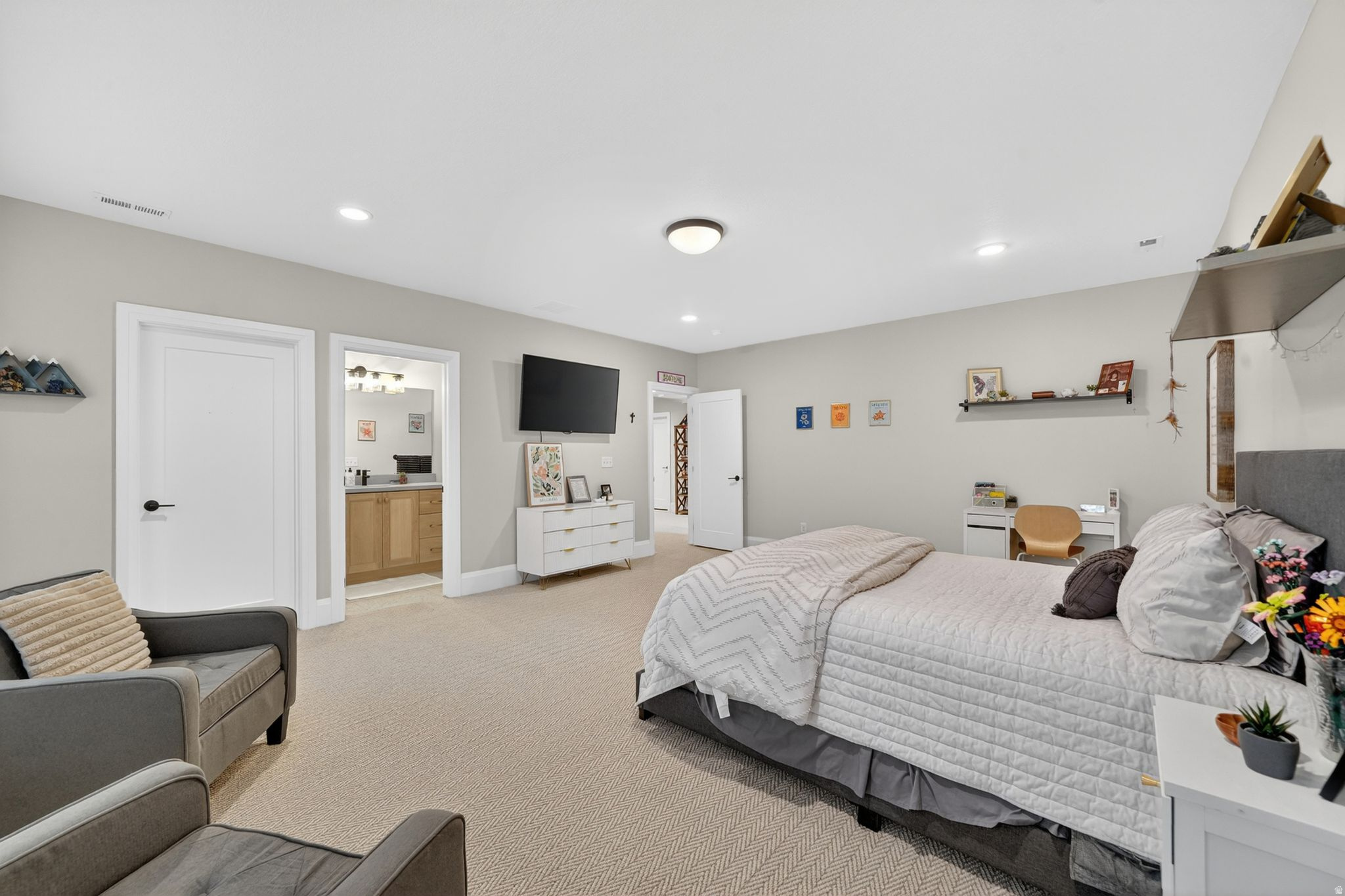 main property photo 66