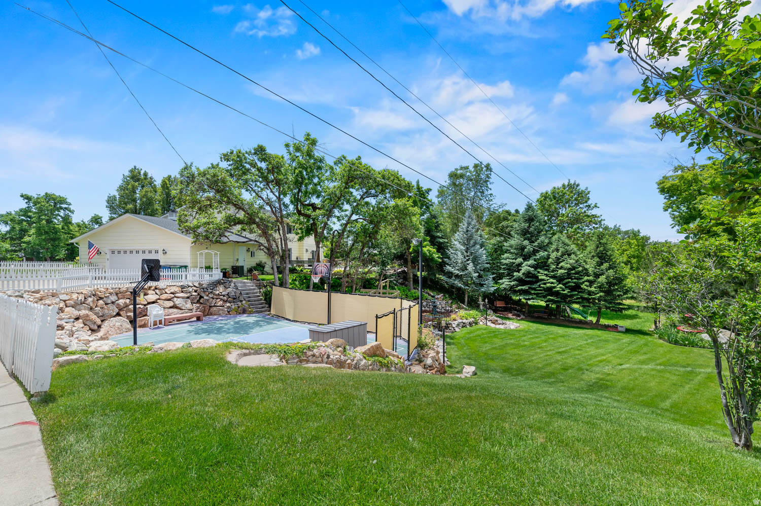 main property photo 9
