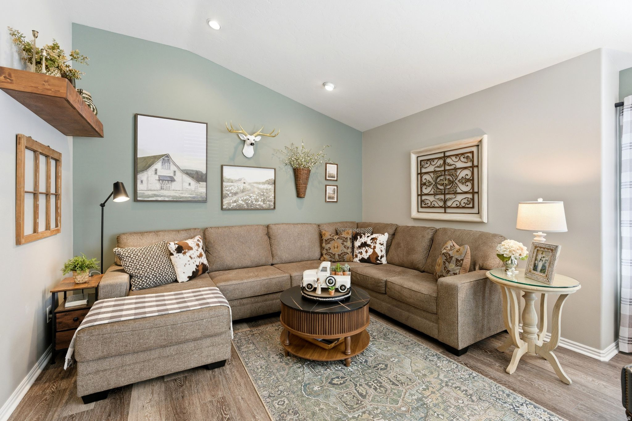 main property photo 7