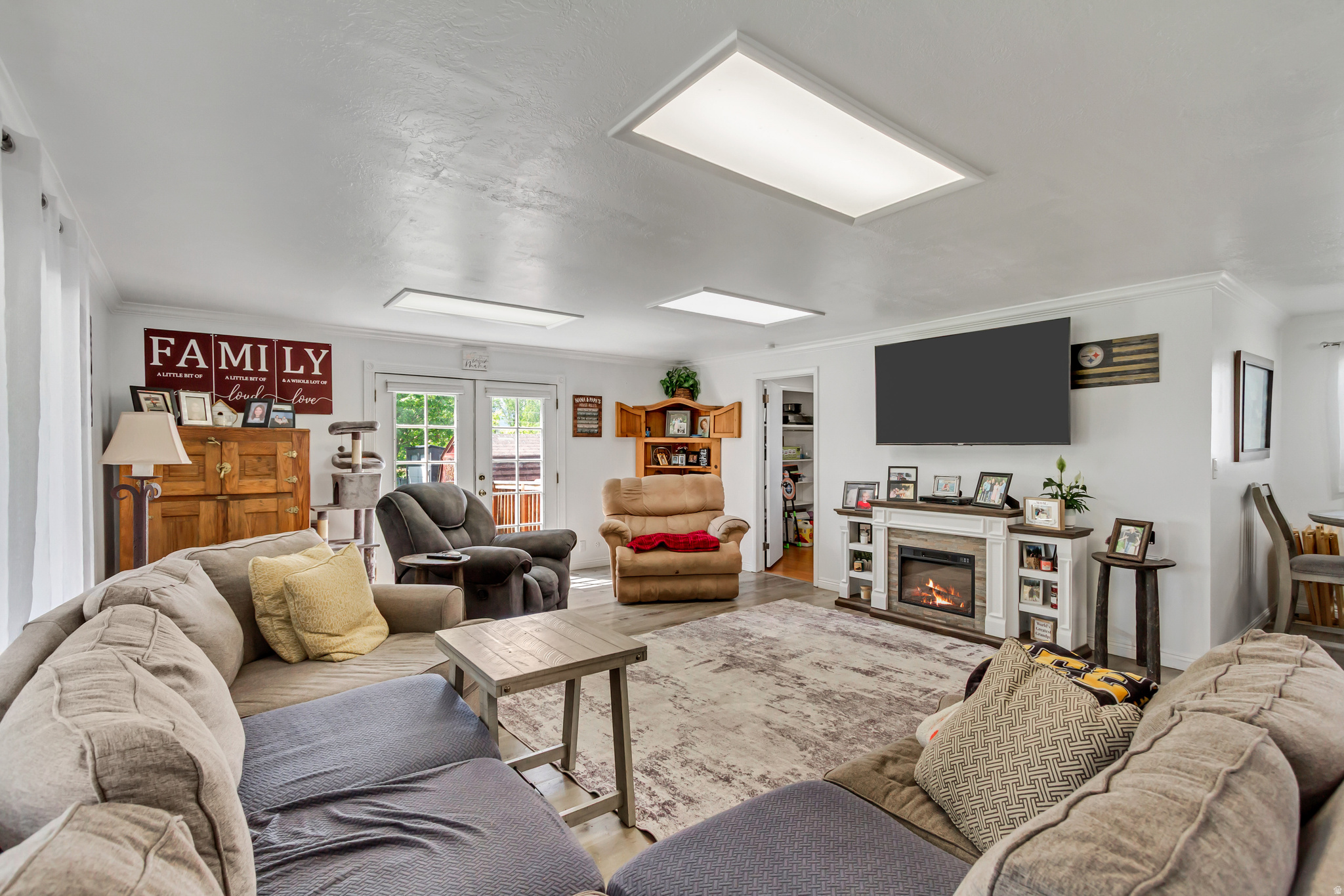 main property photo 8