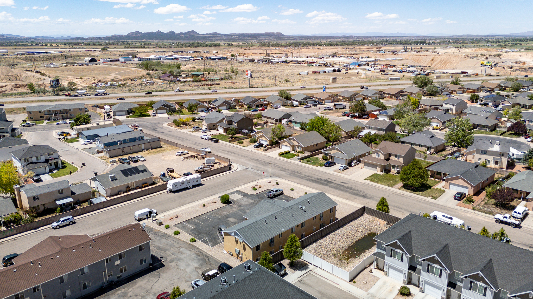 main property photo 30