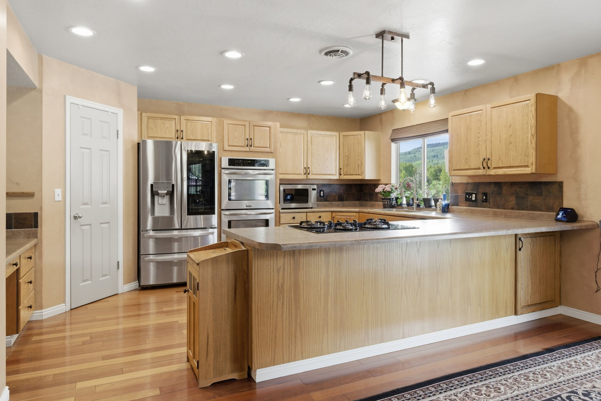 main property photo 13