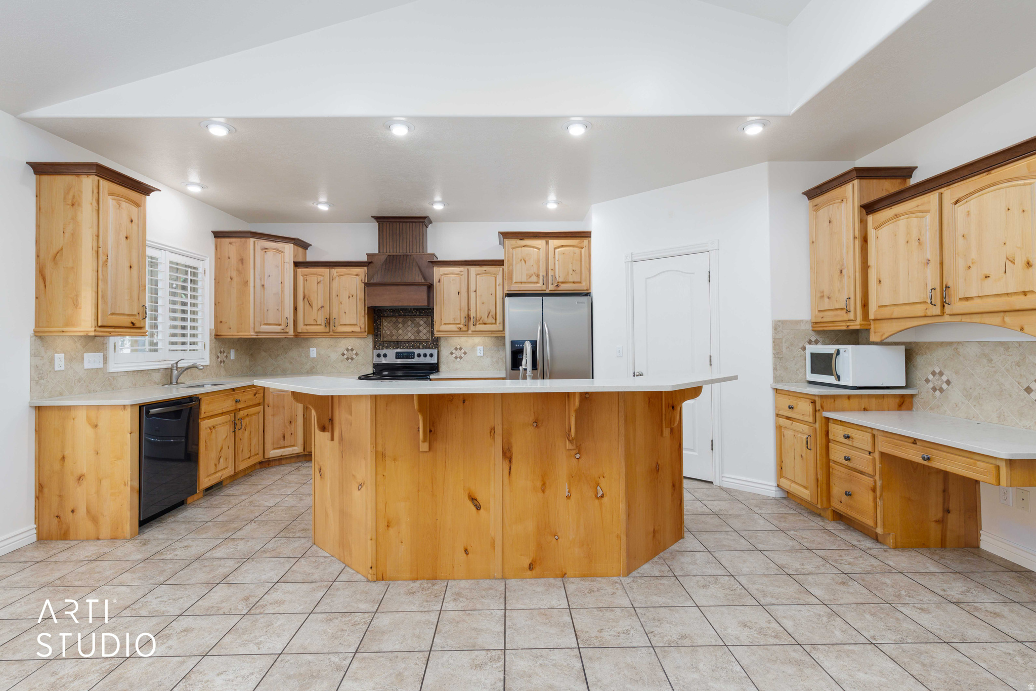 main property photo 13