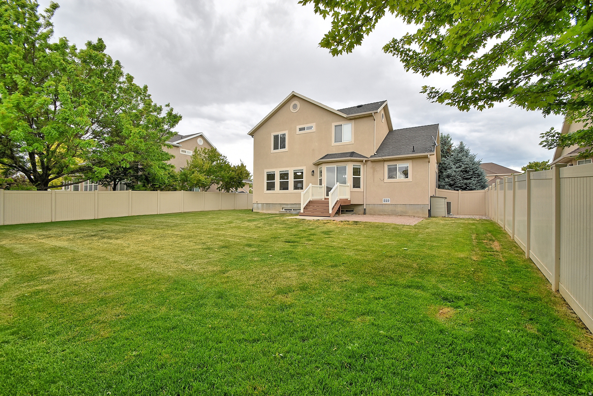 main property photo 30