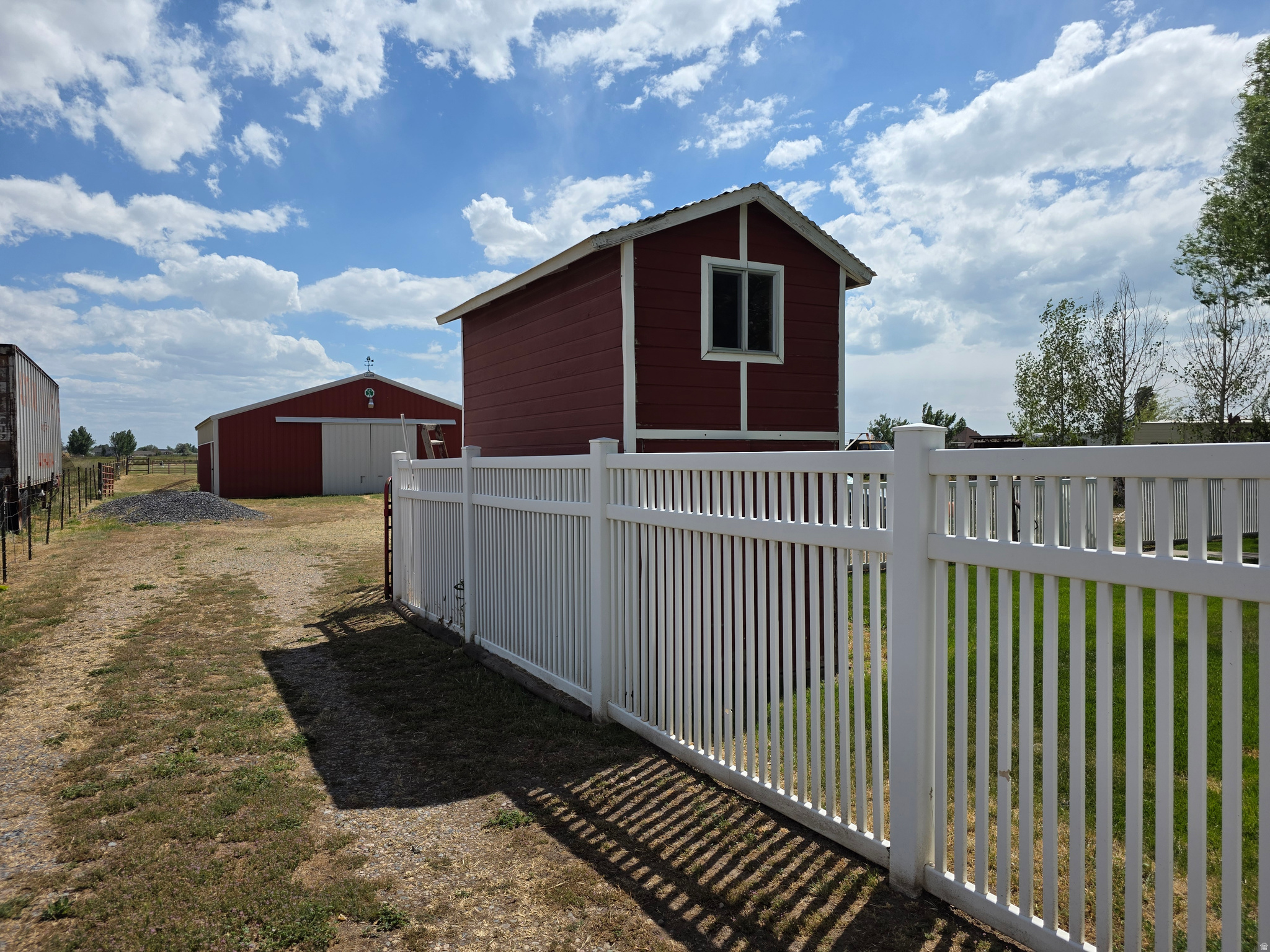 main property photo 18