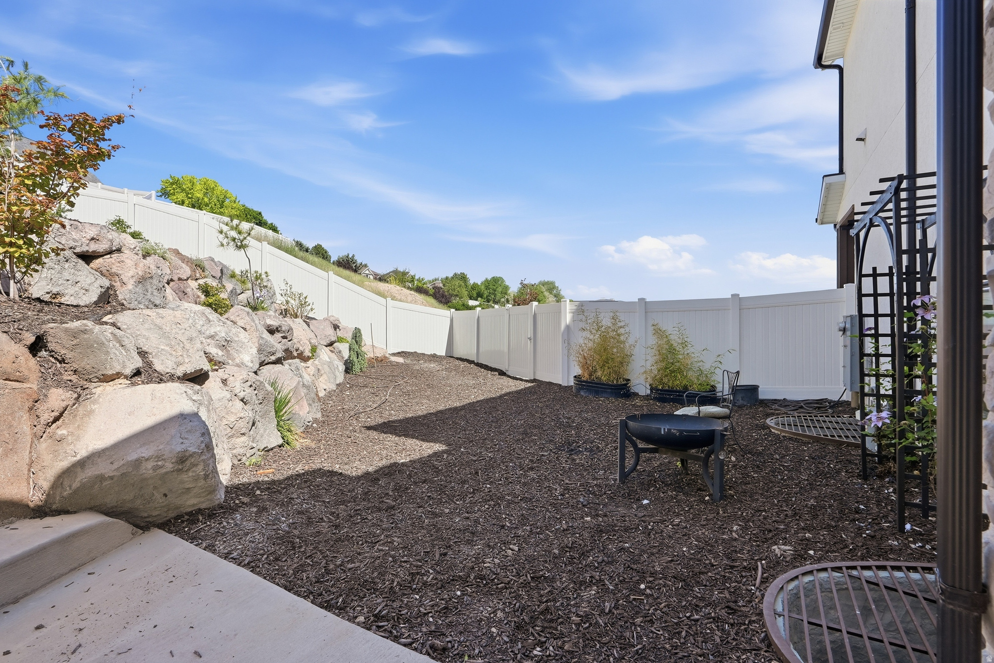 main property photo 74
