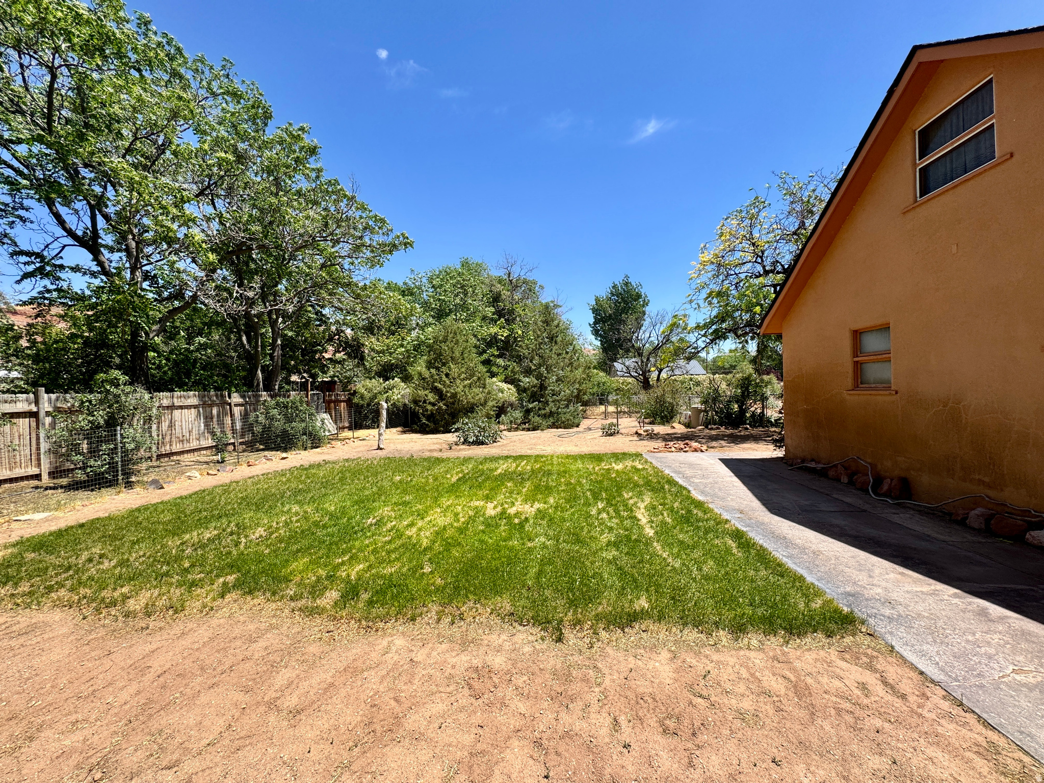 main property photo 7