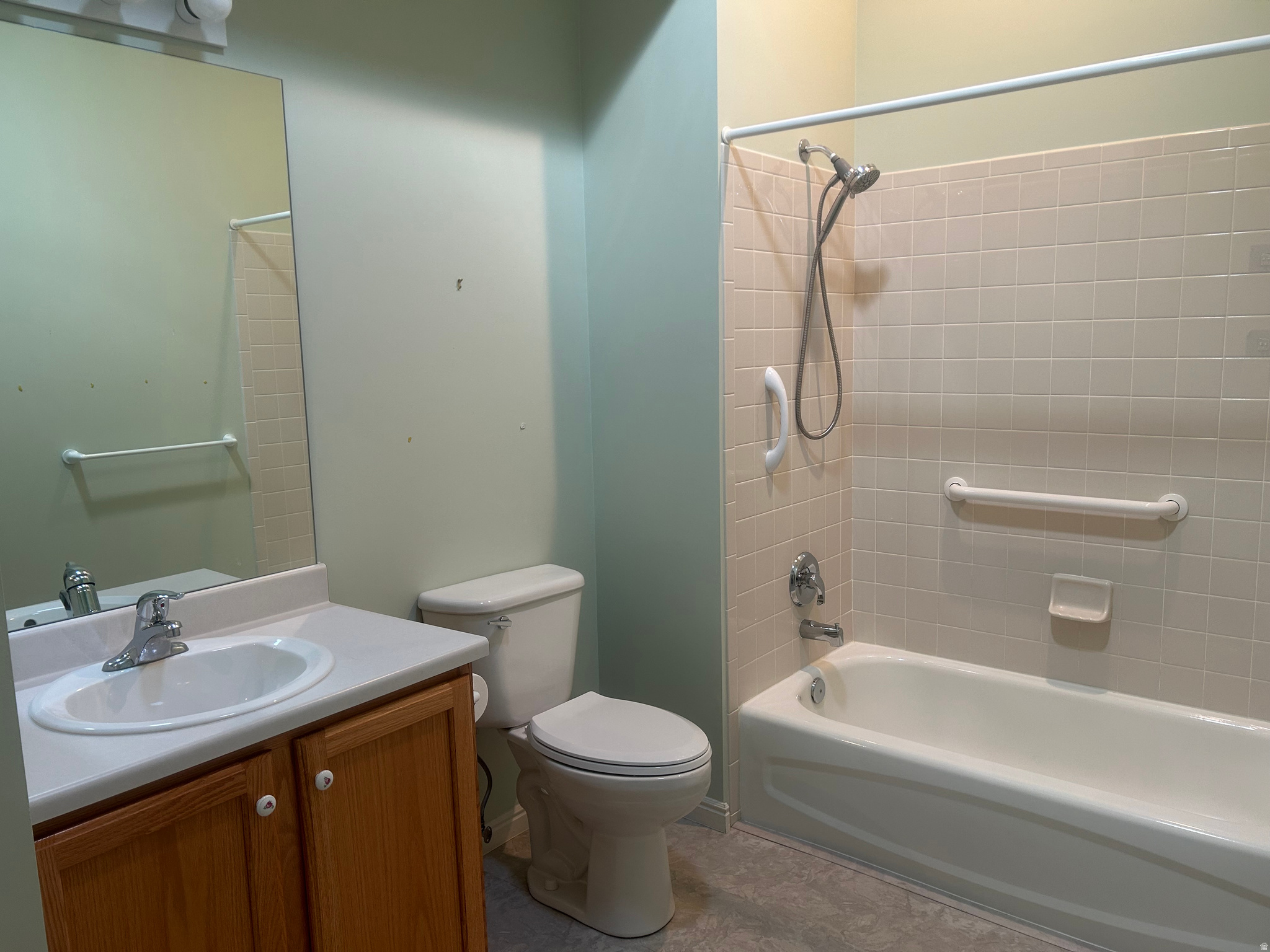 main property photo 13