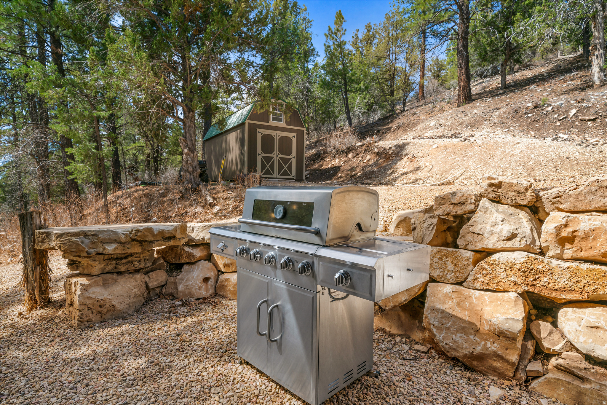 main property photo 16