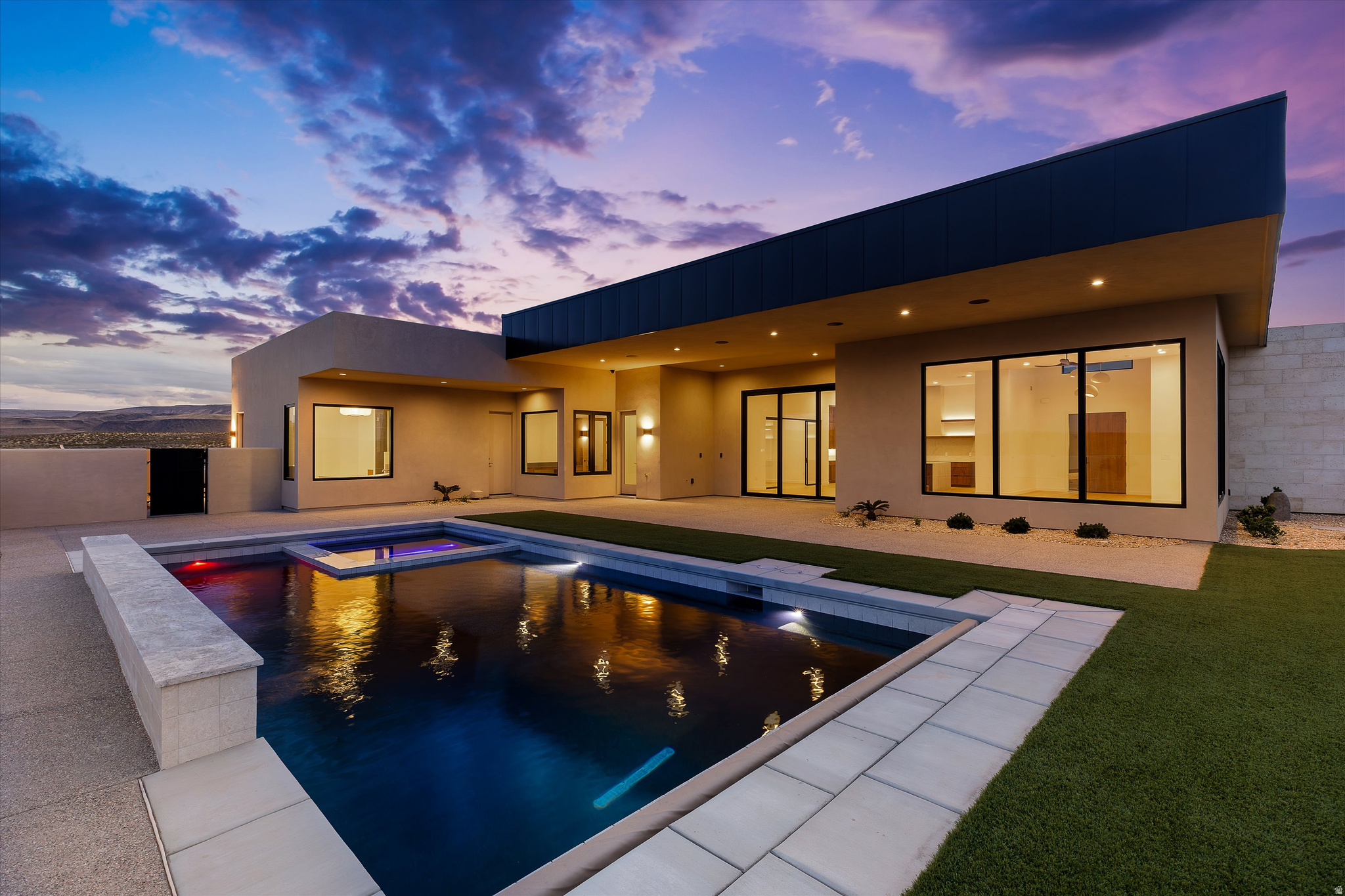 main property photo 6