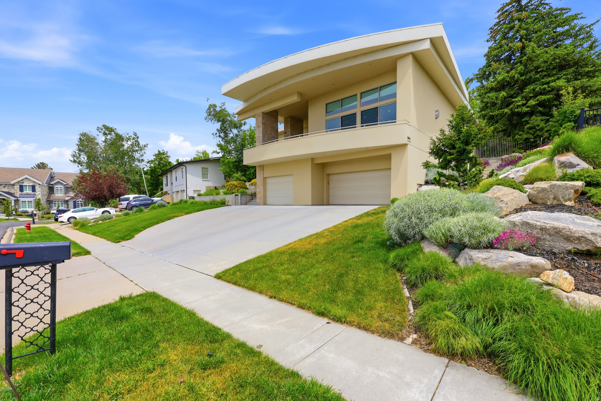 main property photo 6