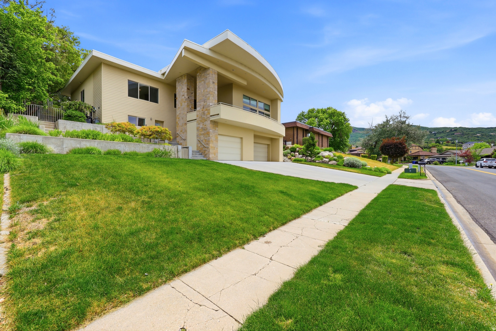 main property photo 8