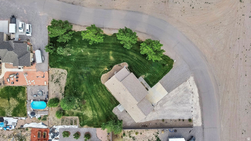 main property photo 39