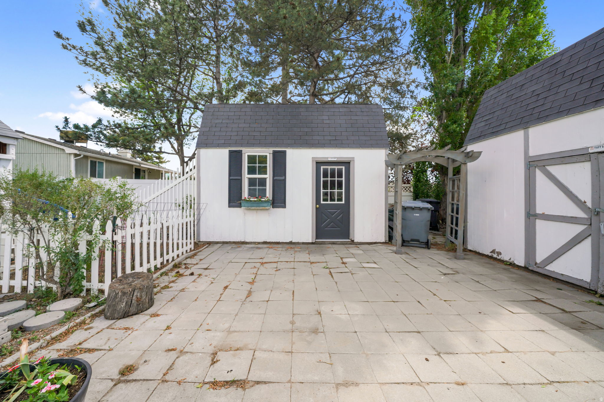 main property photo 64