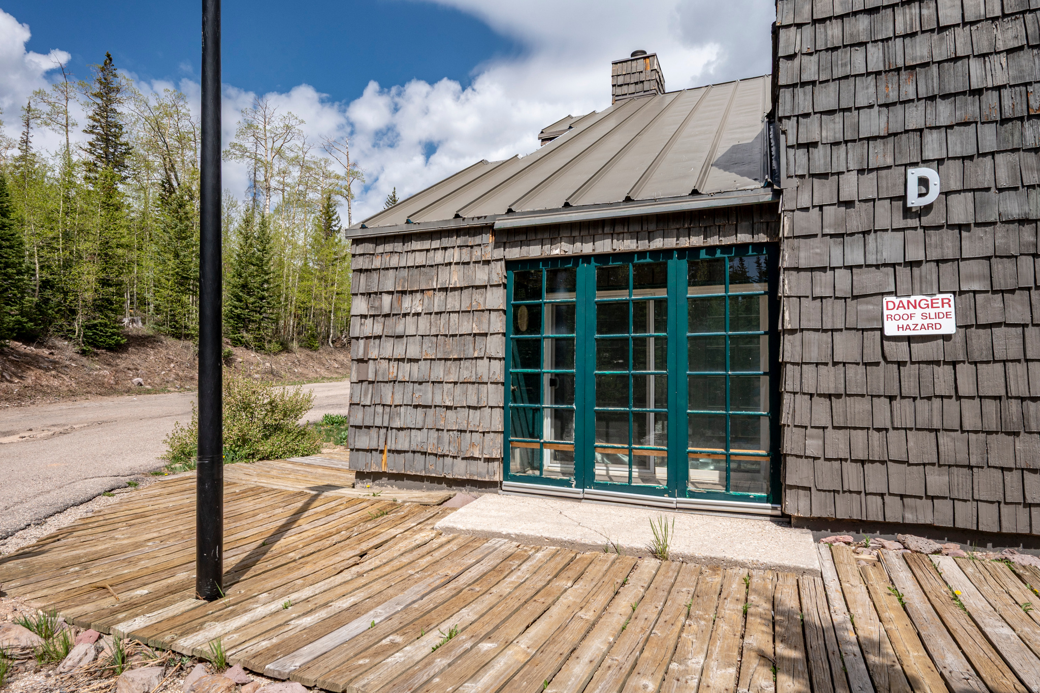 main property photo 28