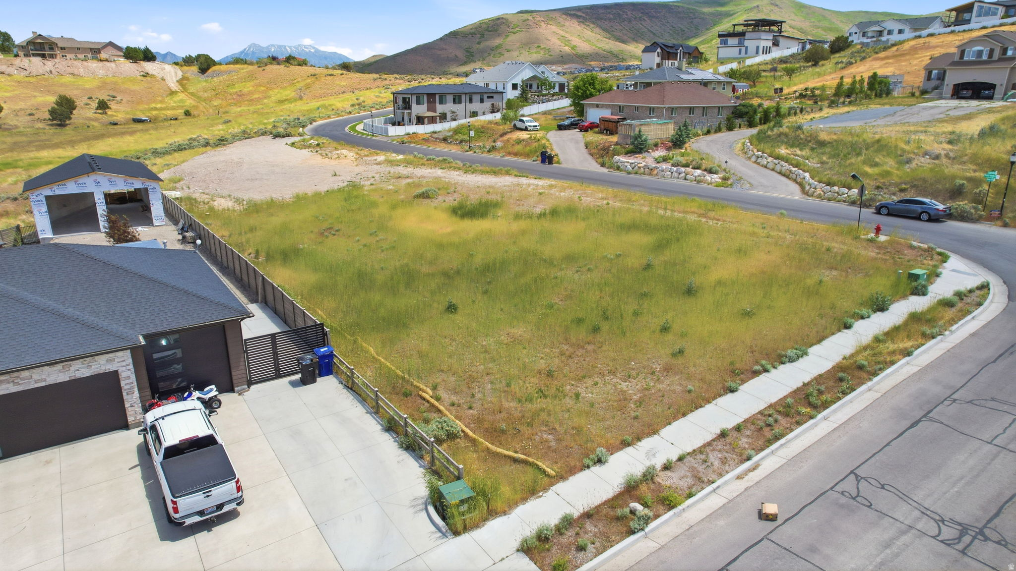 main property photo 13