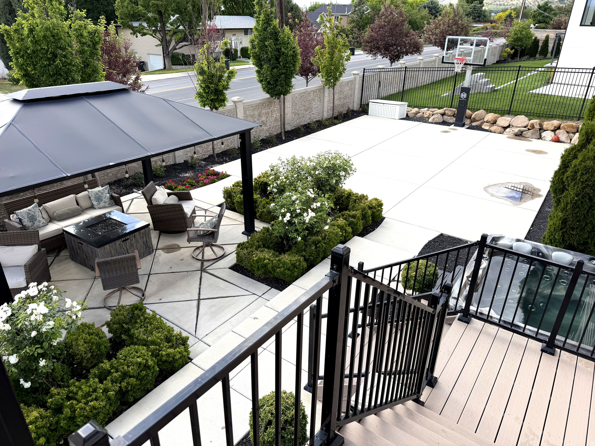 main property photo 40