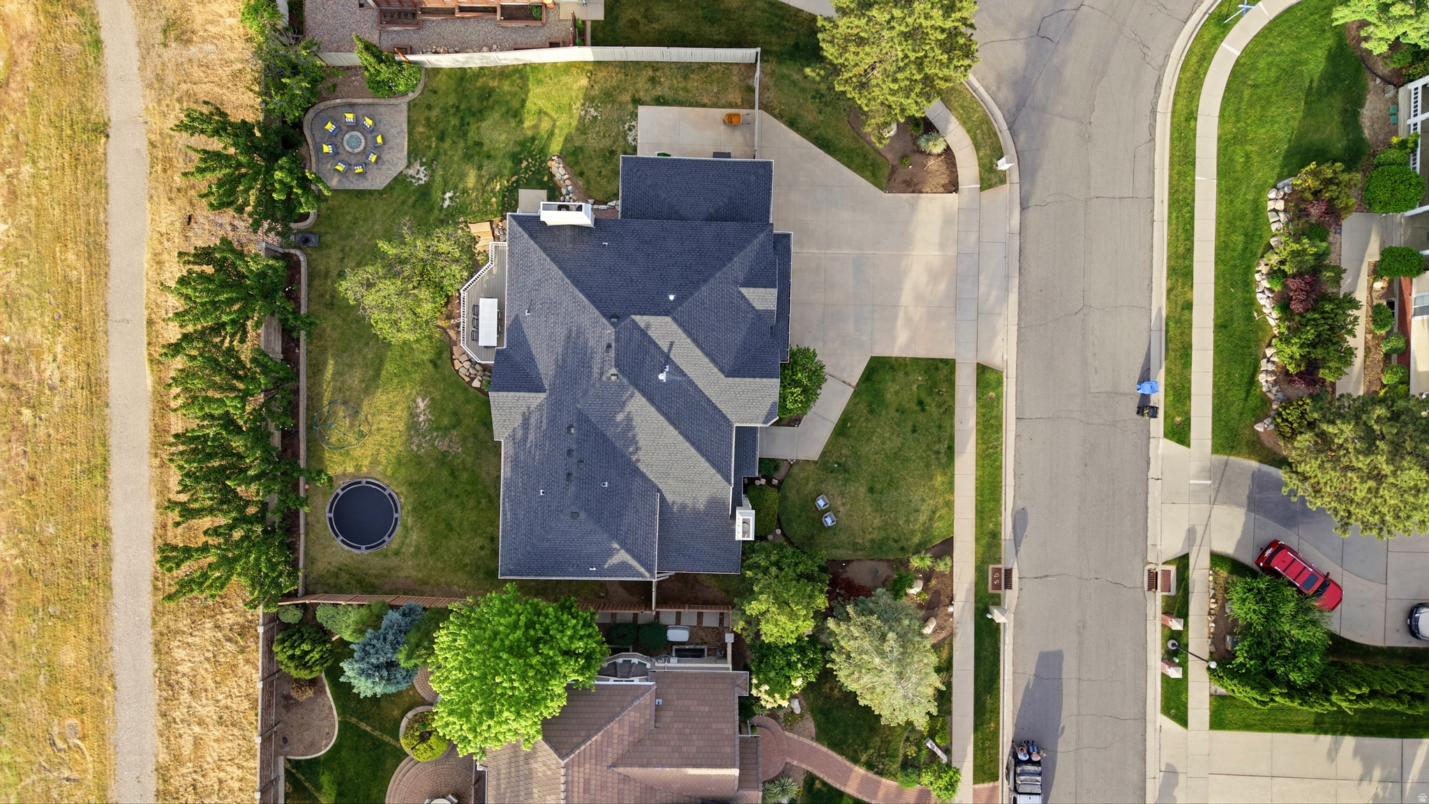 main property photo 6