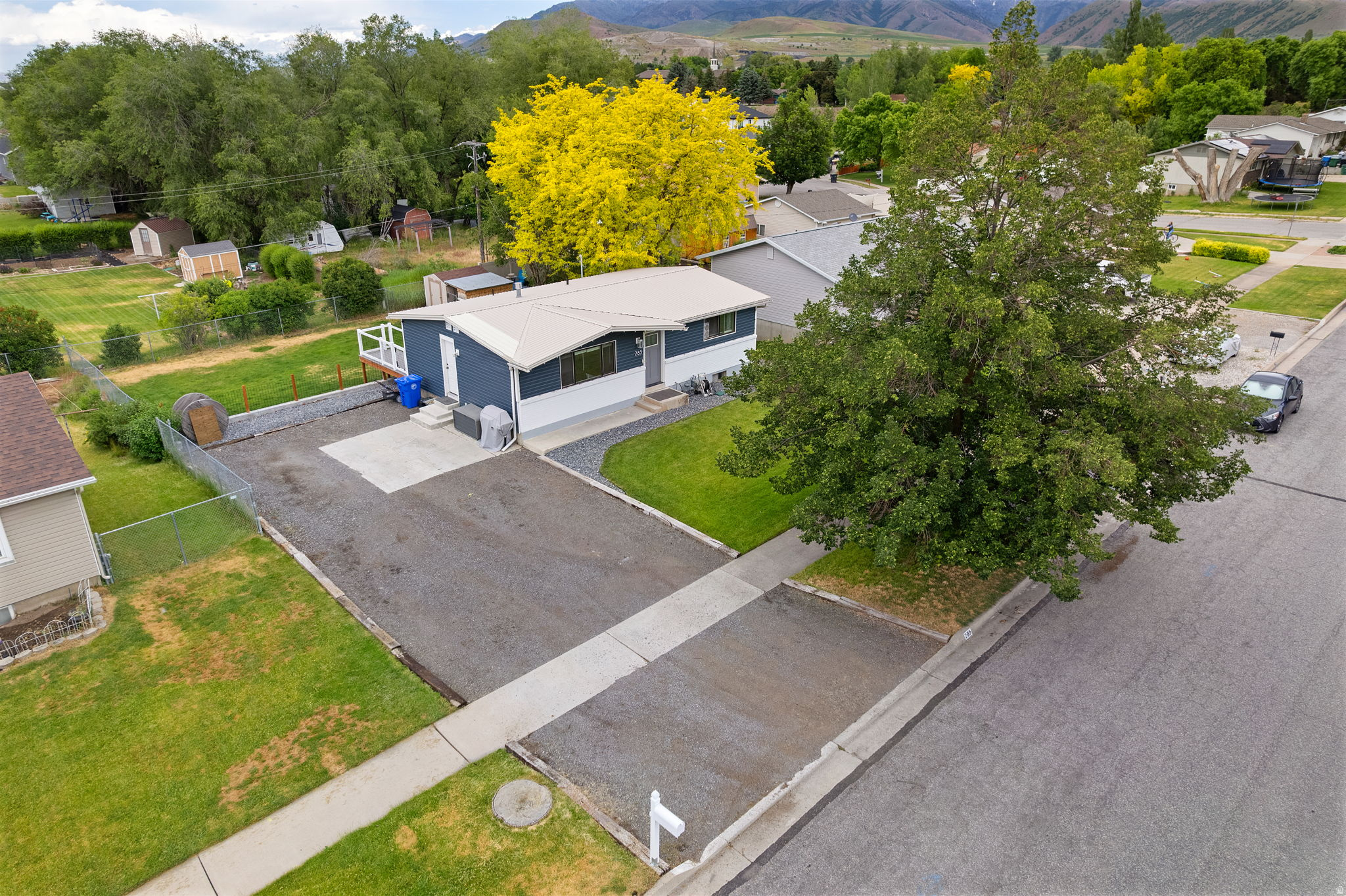 main property photo 34
