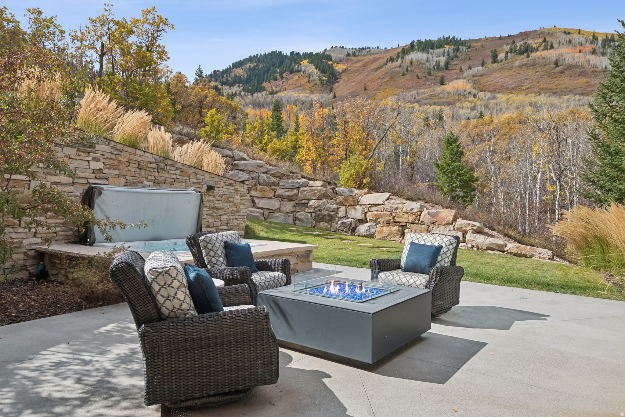 main property photo 24