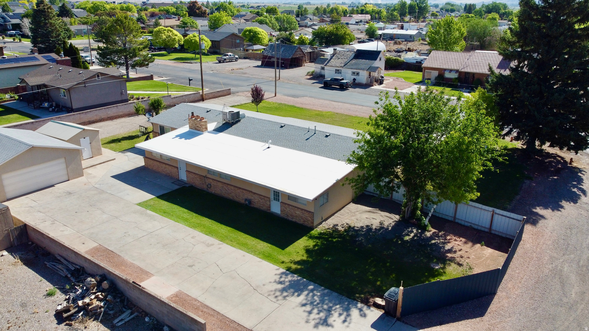 main property photo 10