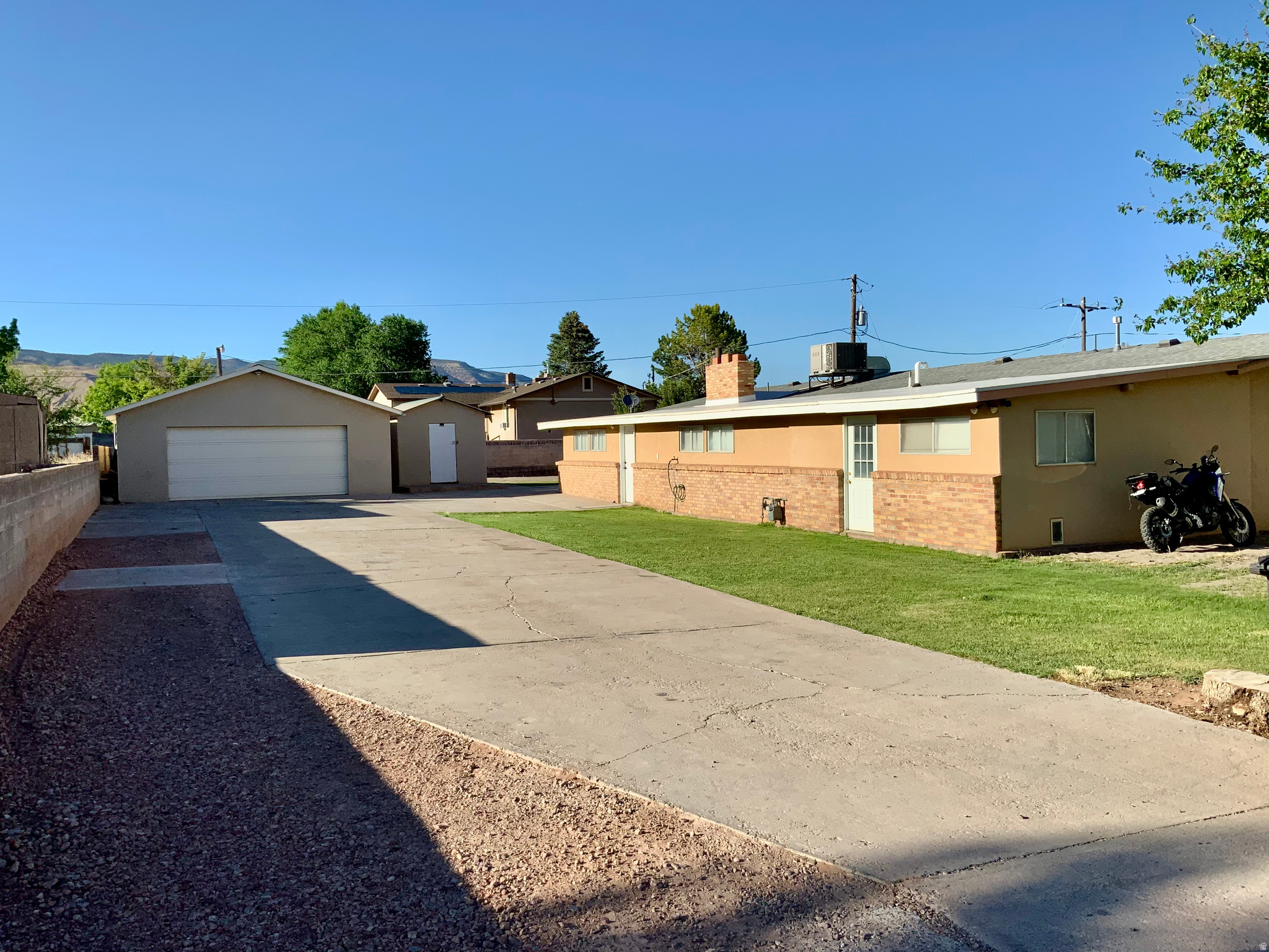 main property photo 37