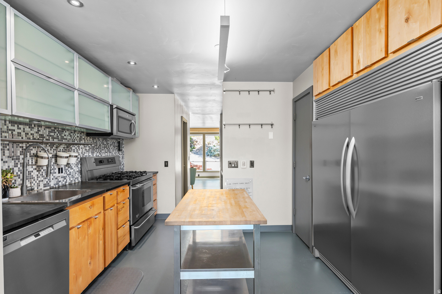 main property photo 15