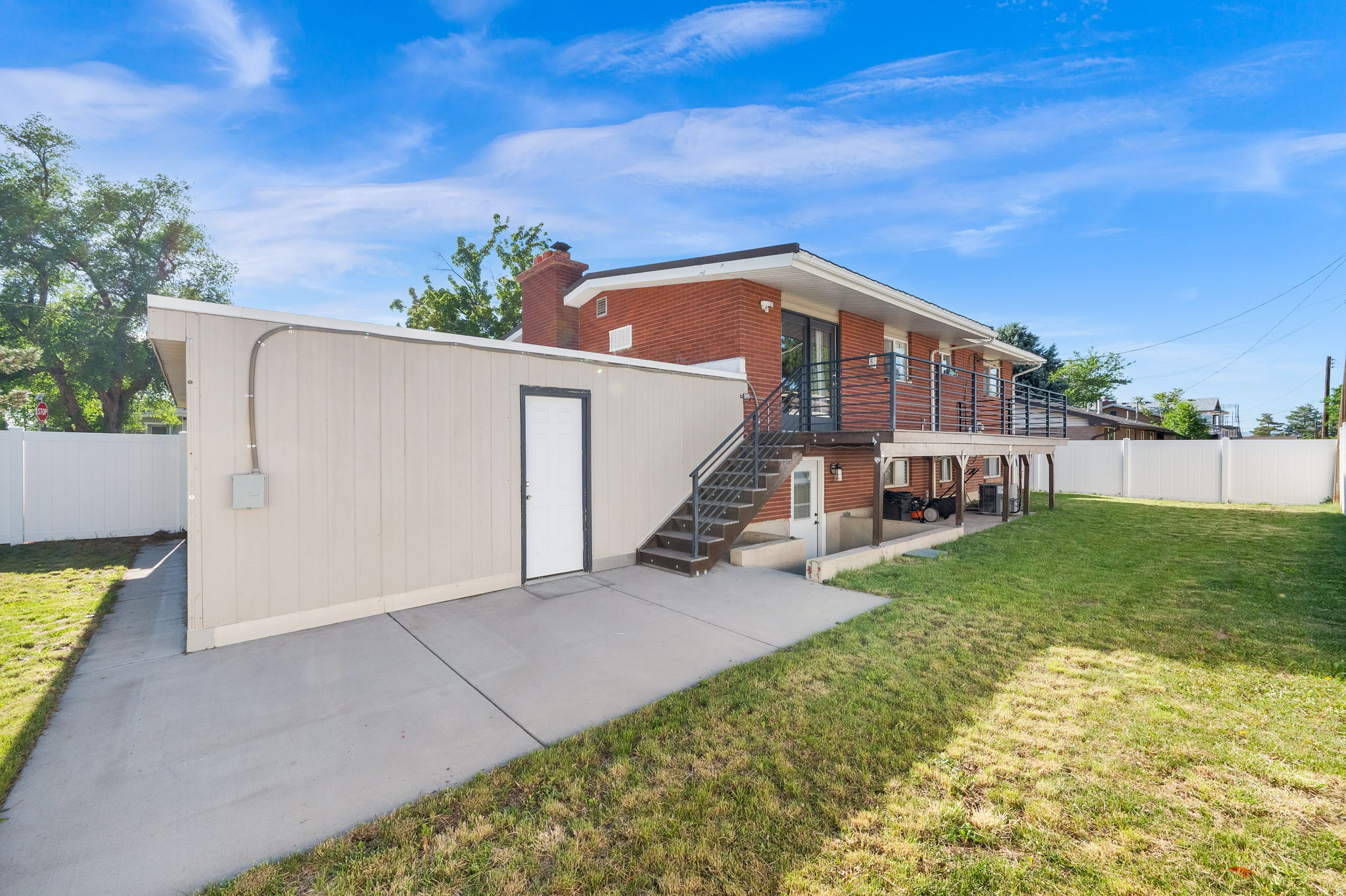 main property photo 18