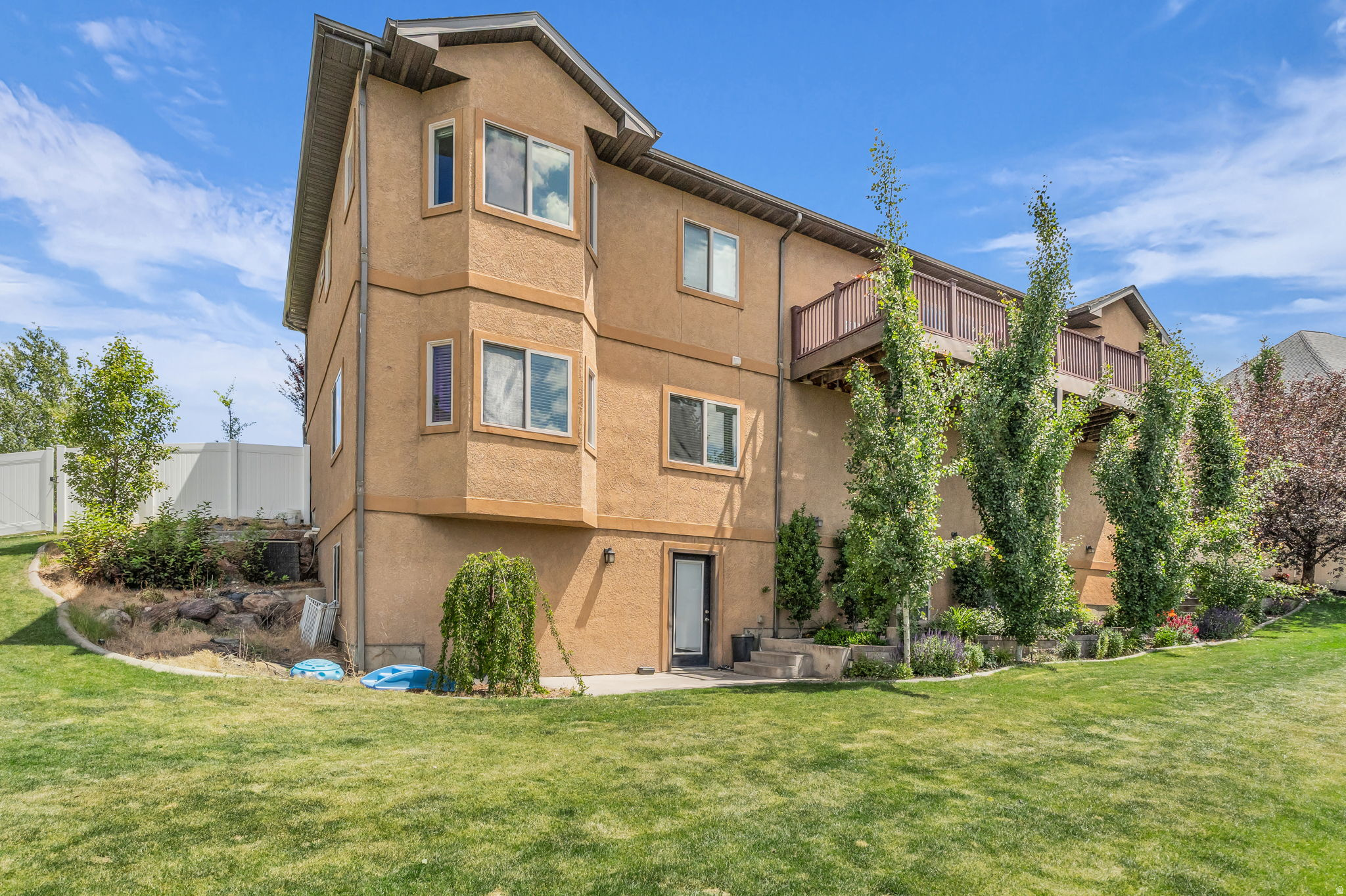 main property photo 50