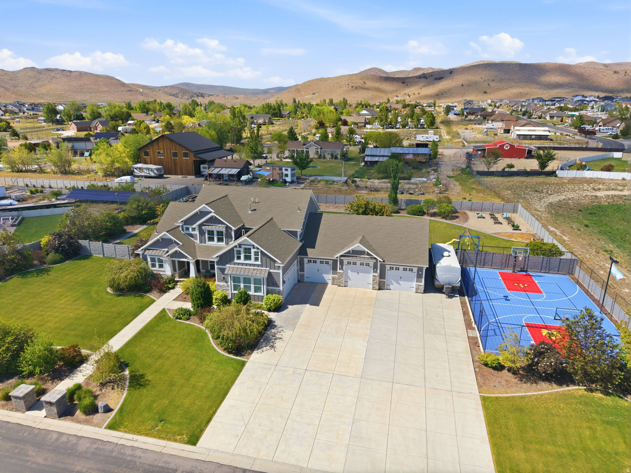 main property photo 78
