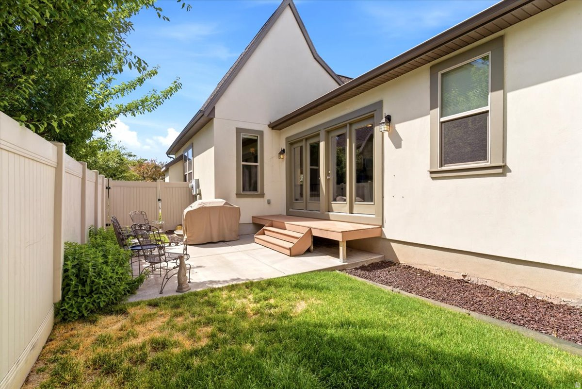 main property photo 40
