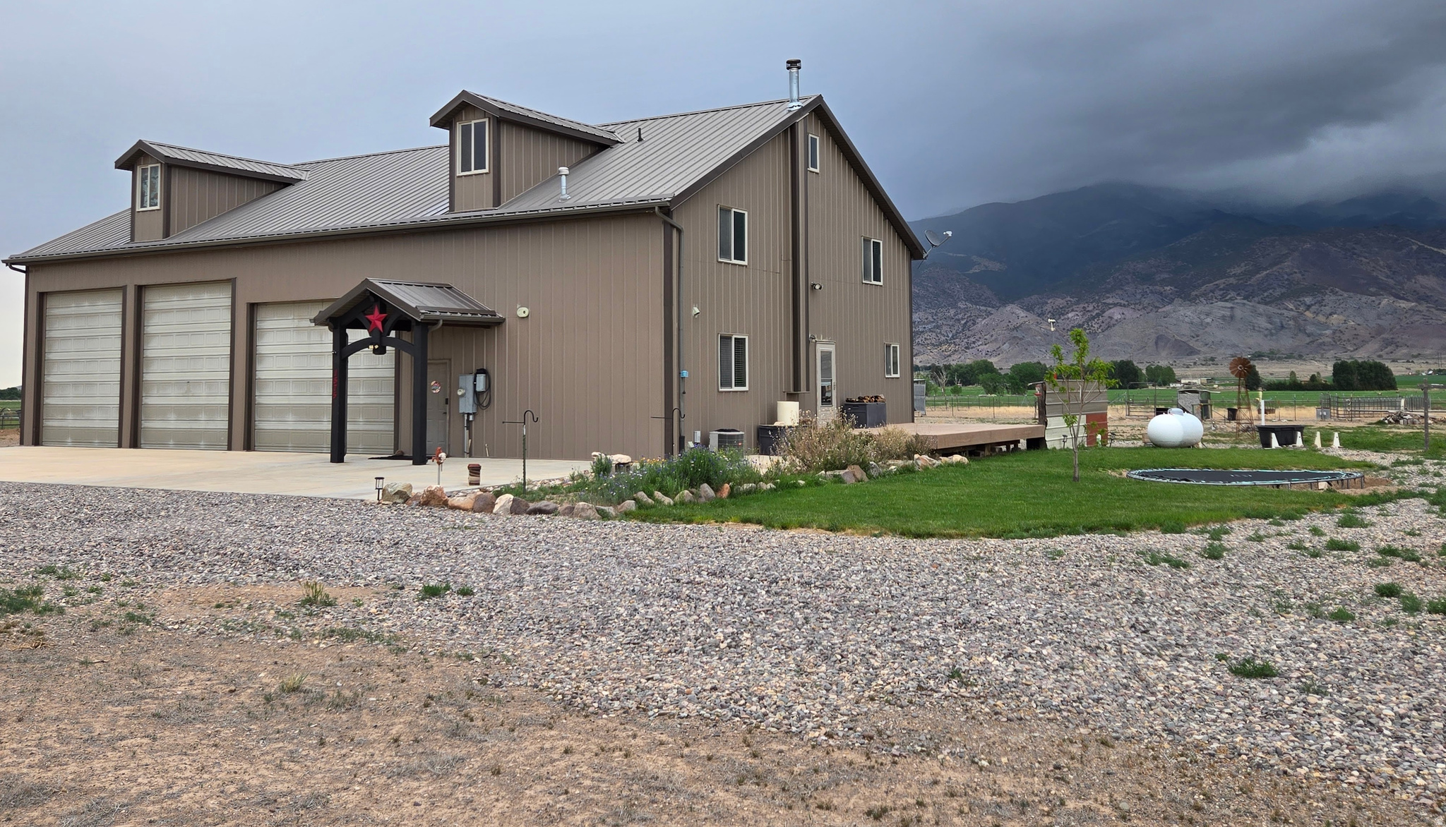 main property photo 41
