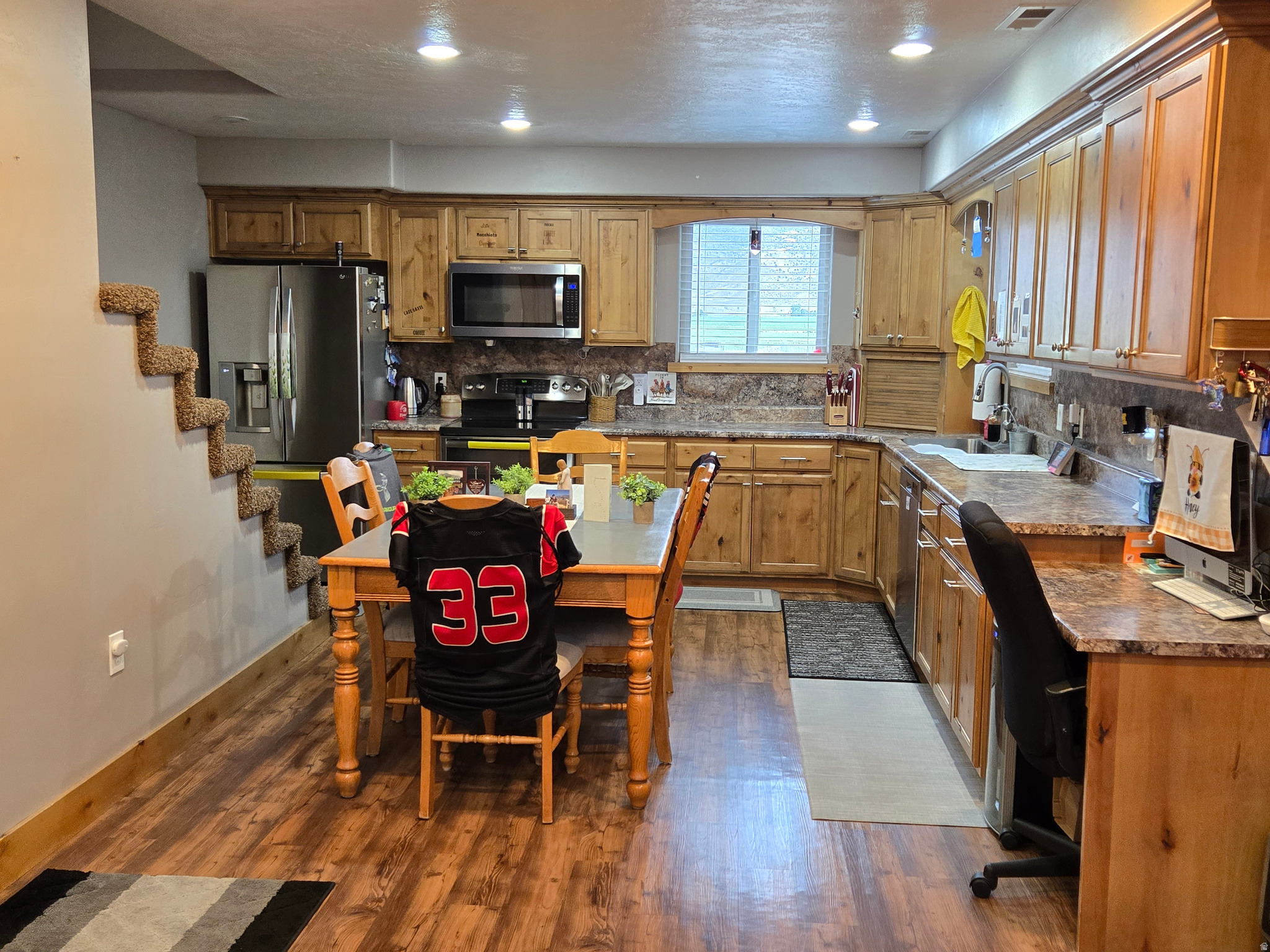 main property photo 6
