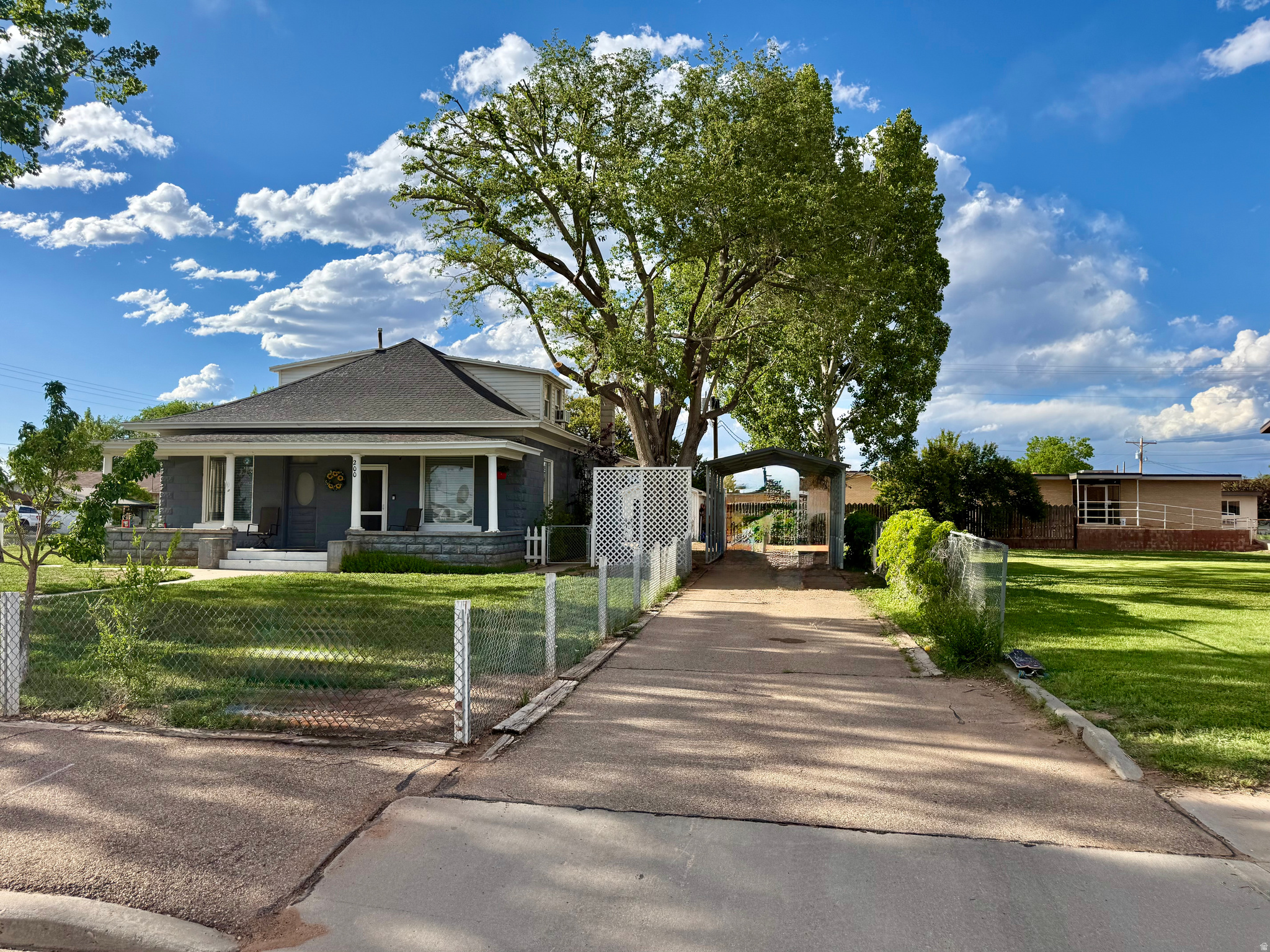 main property photo 23