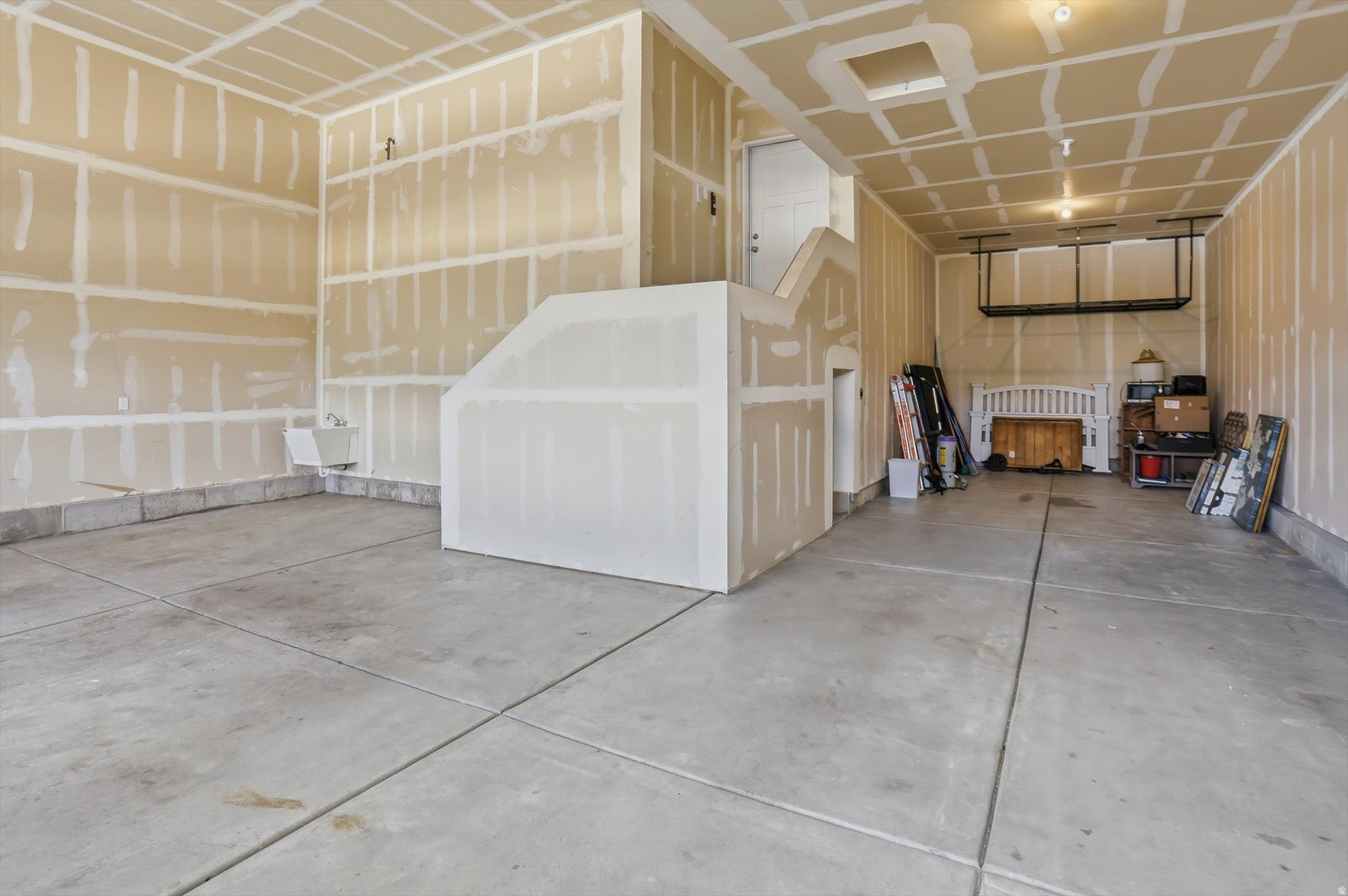 main property photo 58