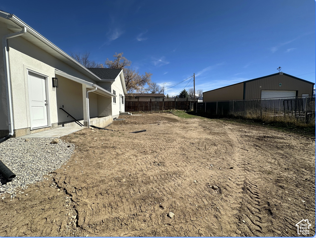 main property photo 28