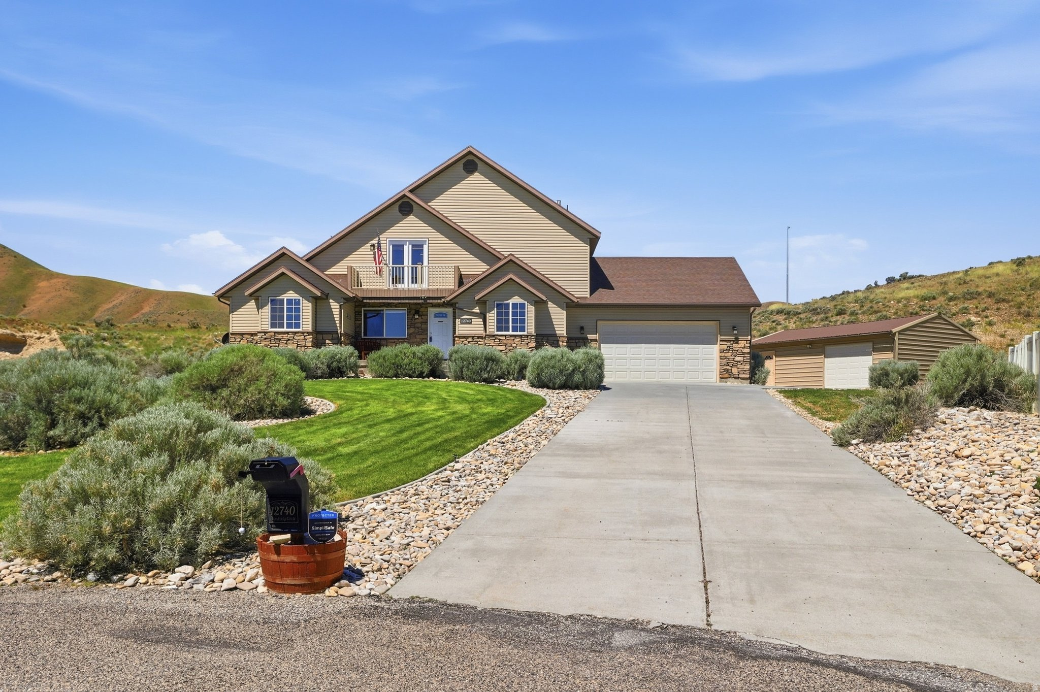 main property photo 43