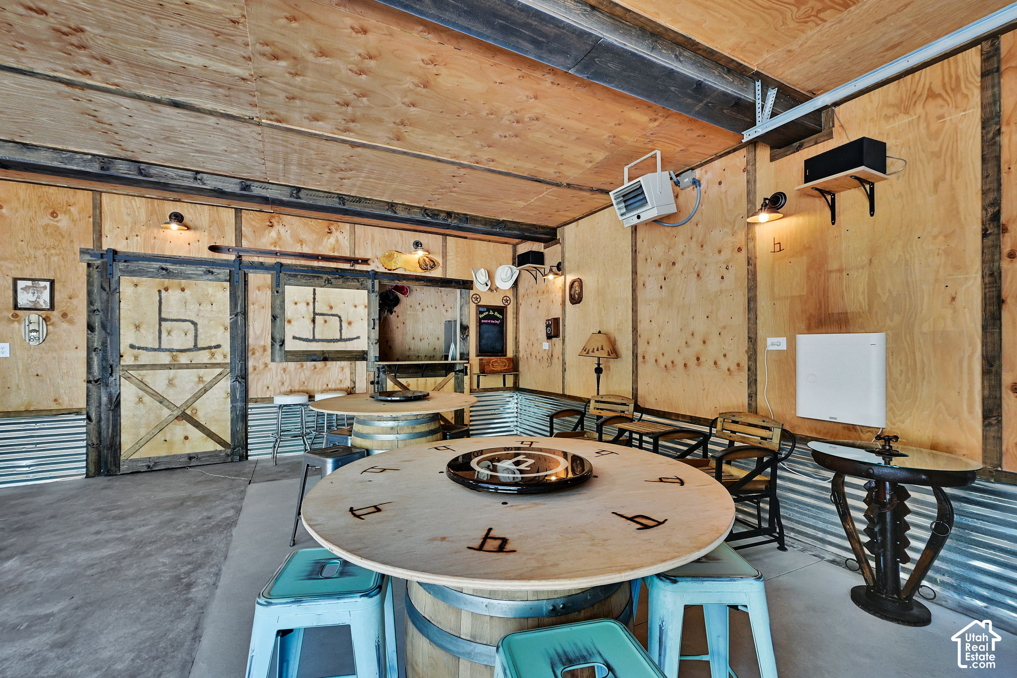 main property photo 33