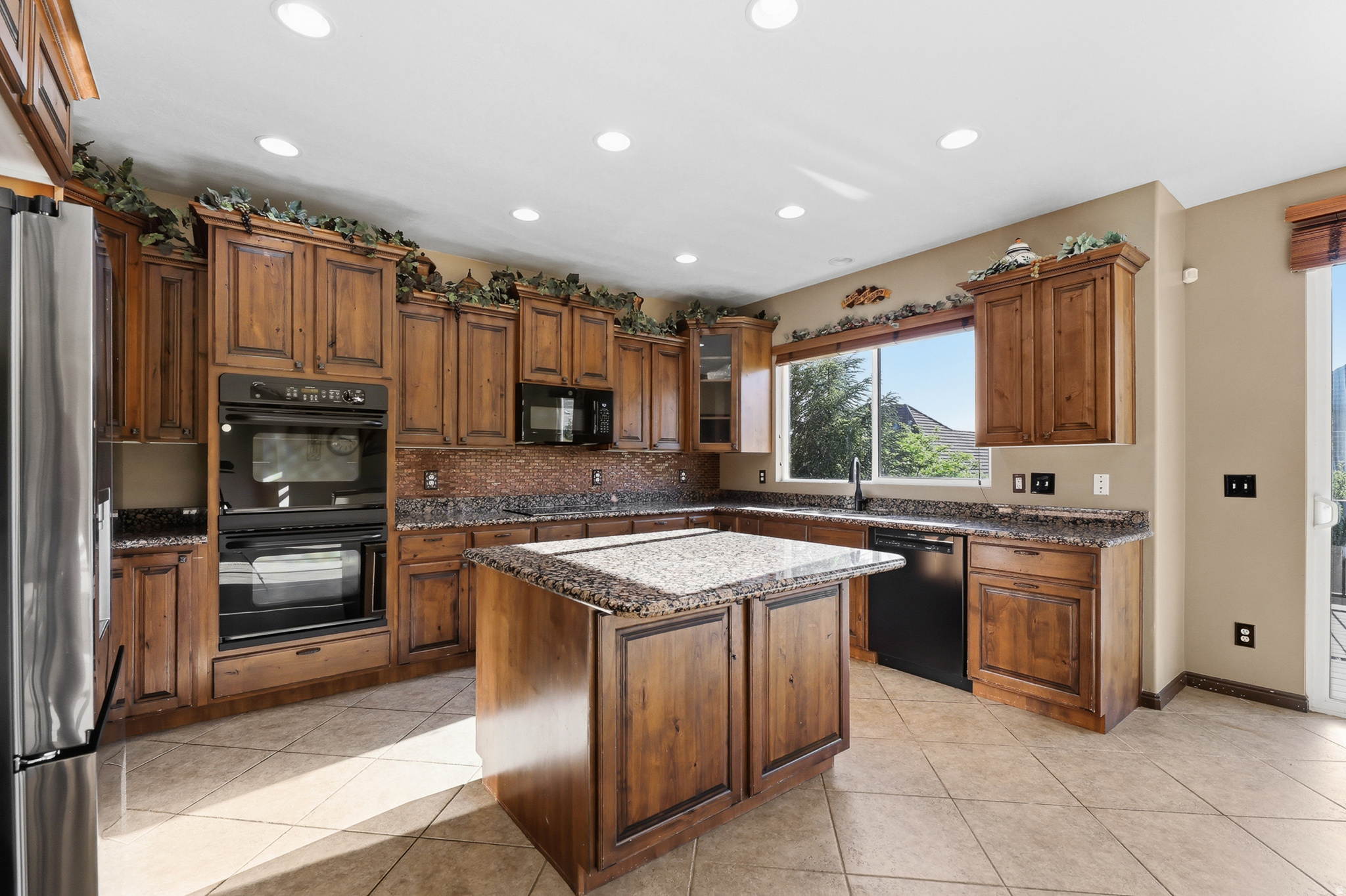 main property photo 12