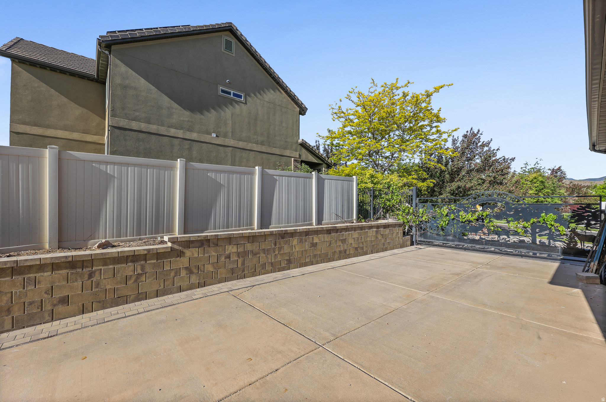 main property photo 81