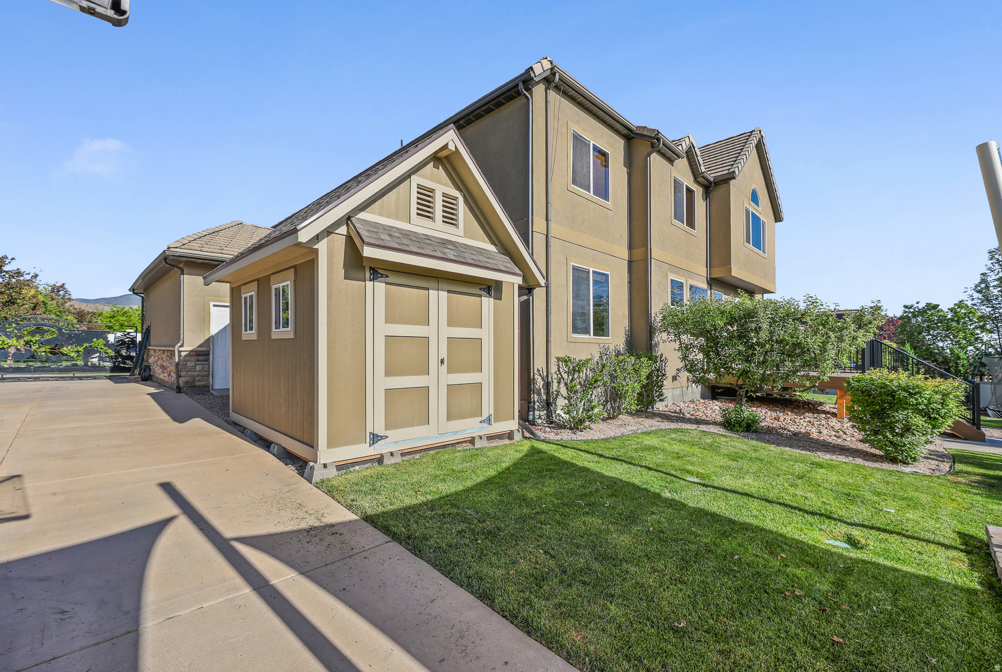 main property photo 85