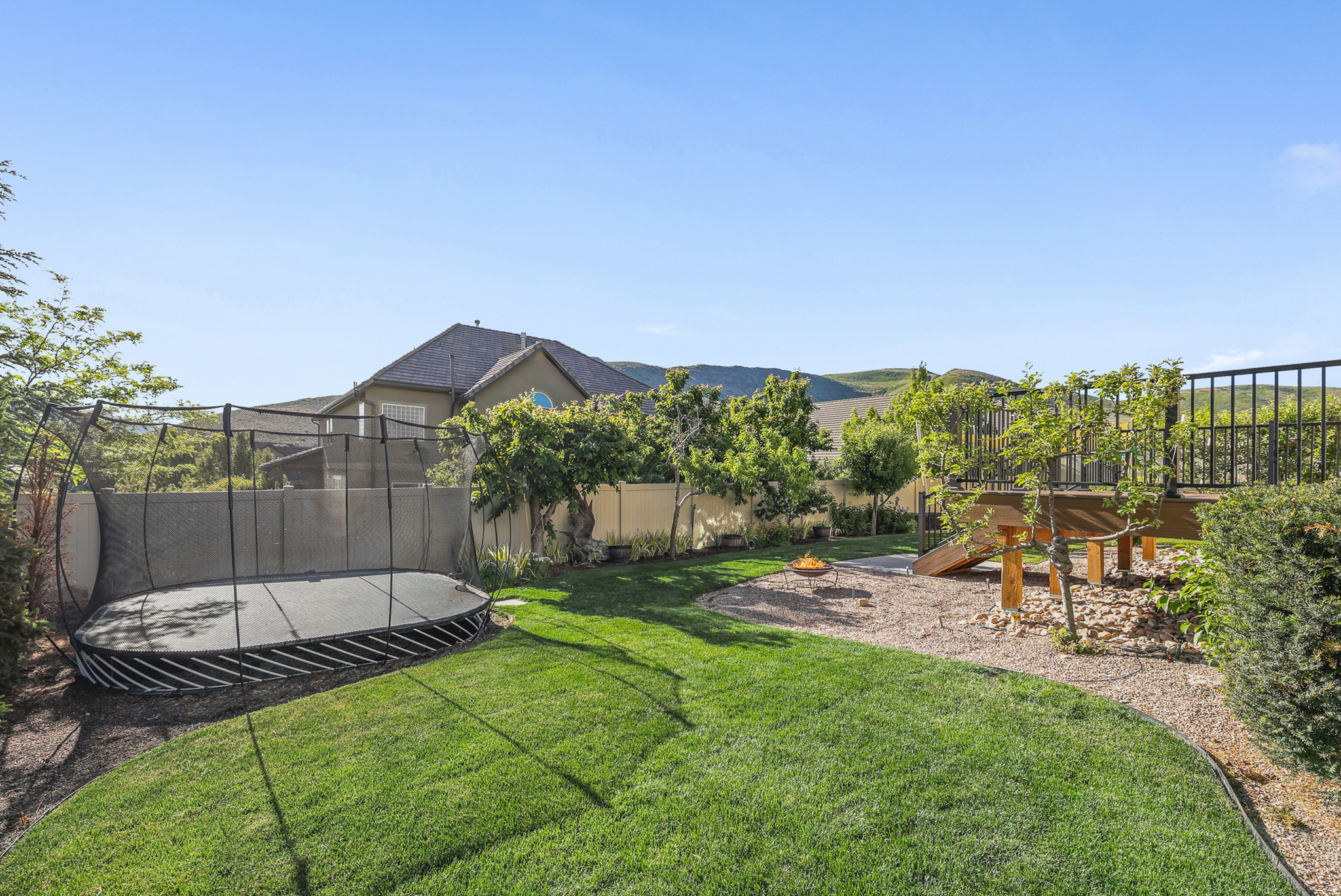 main property photo 94