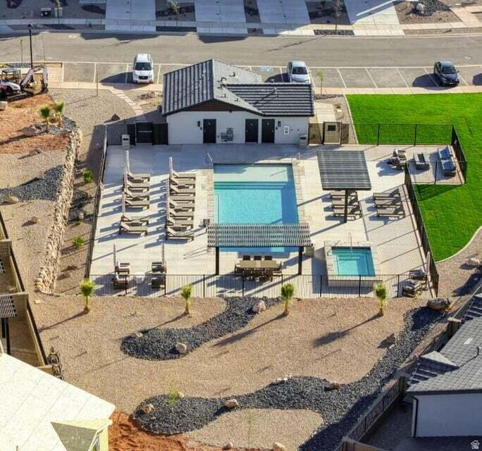 main property photo 19